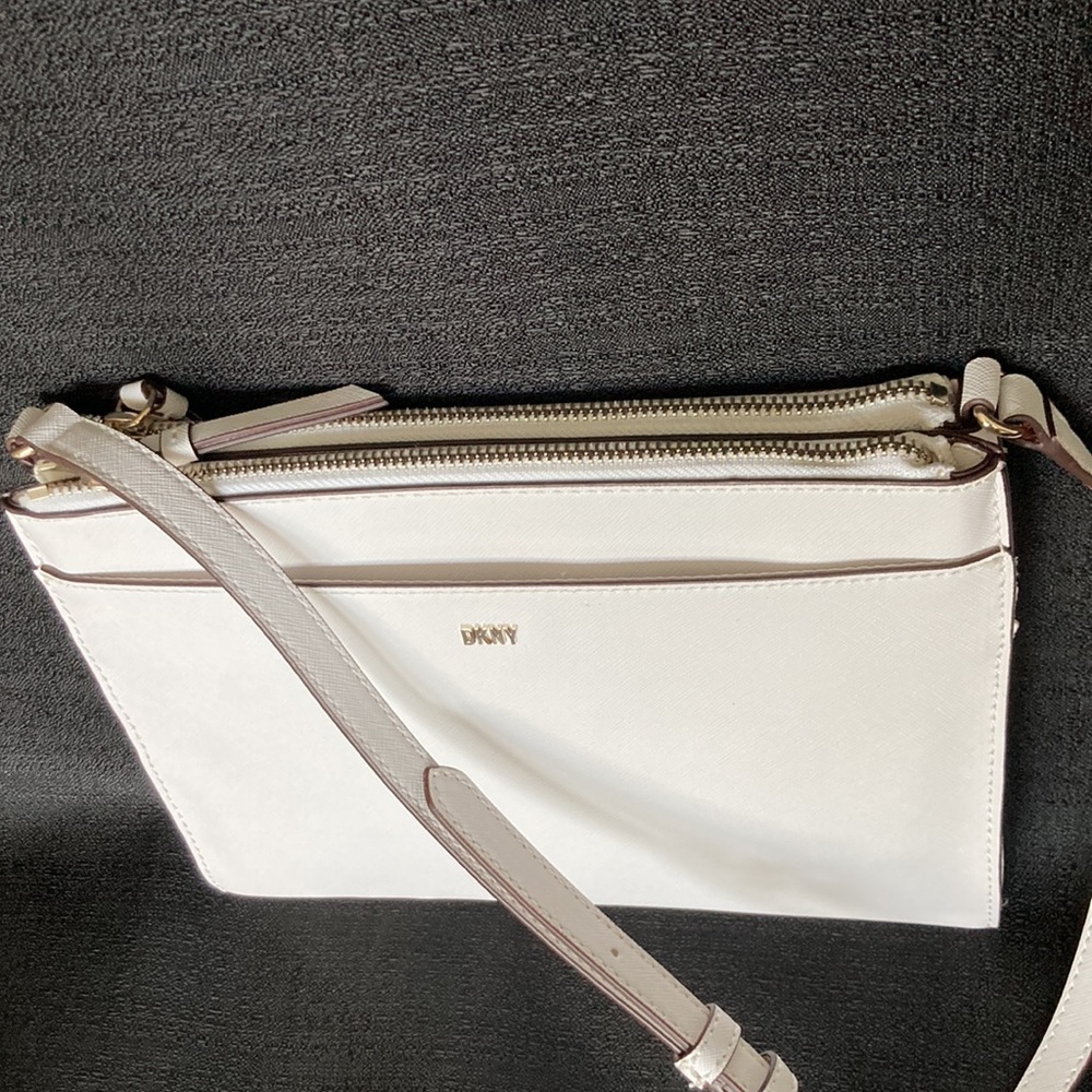 NWOT, DKNY crossbody bag - Picture 6 of 12